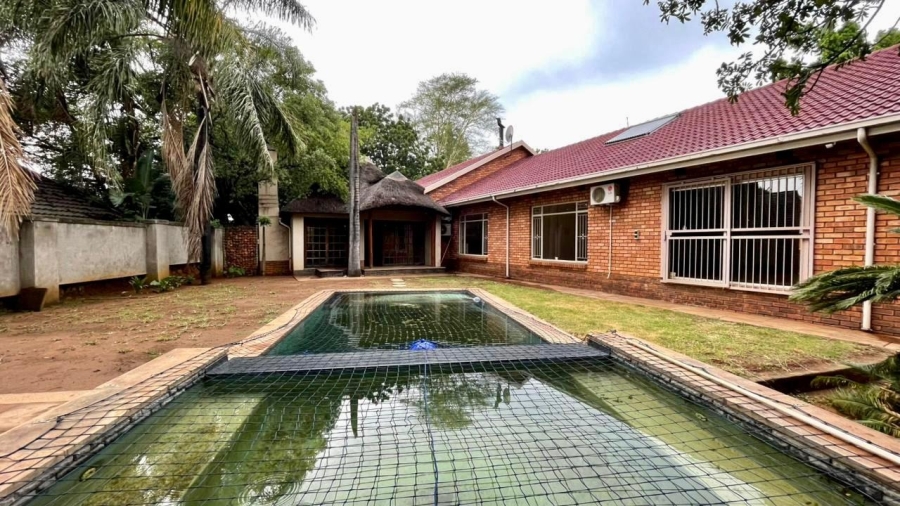 5 Bedroom Property for Sale in Safari Gardens North West